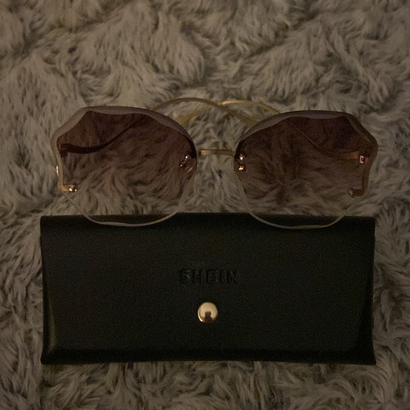 SHEIN sunglasses 🕶️ purple and gold with case - Picture 2 of 7